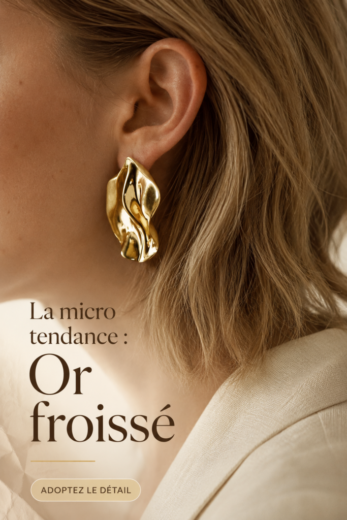 Femme portant des bijoux dorés froissés pour un look élégant et moderne.
