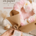 Bouquet de fleurs en papier coloré dans un vase élégant