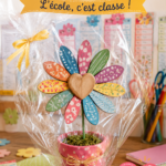 Célébration de la fête des mères avec des fleurs et un cadeau personnalisé.