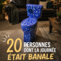 Une femme surprise et joyeuse par un moment inattendu.
